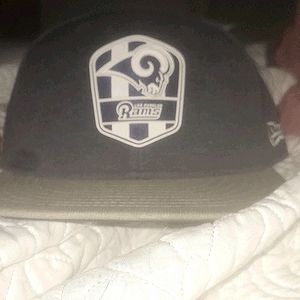 LA rams snapback. Well cleaned. Very nice hat.